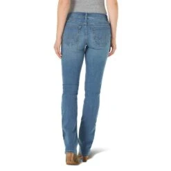 Wrangler Women's Essential Straight Leg Jean