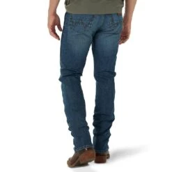 Wrangler Men's Retro 88 Slim Straight Jeans